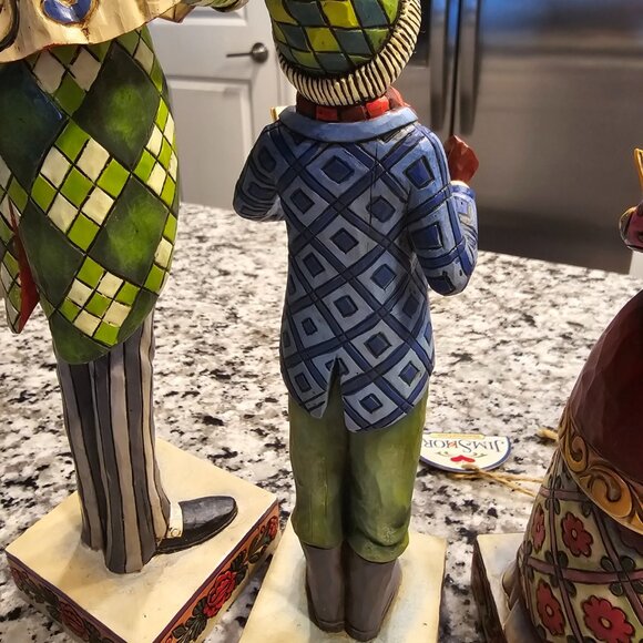 Jim Shore Heartwood Creek Carolers - Picture 8 of 16